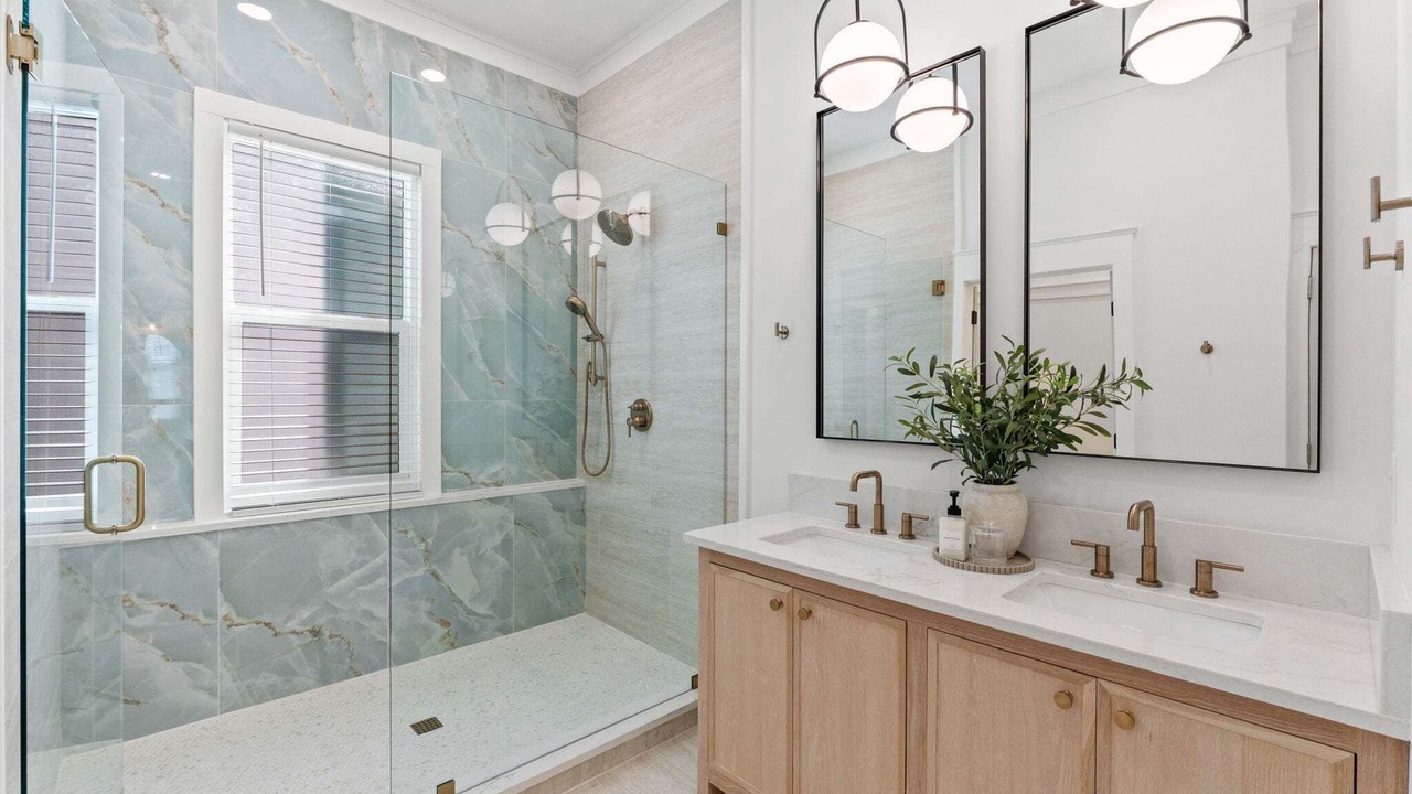 Photo of Bathroom in Delos
