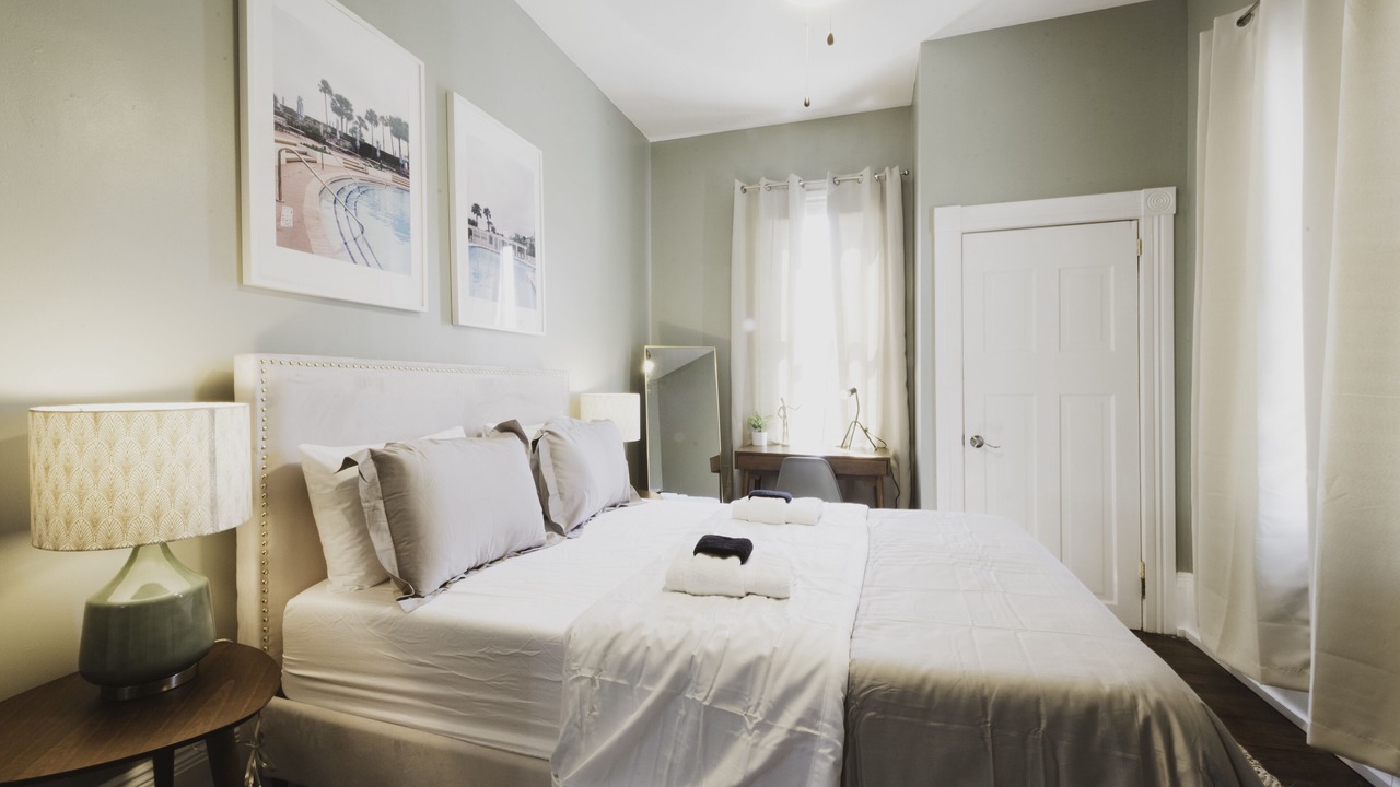 Photo of Bedroom in Savannah Victorian District