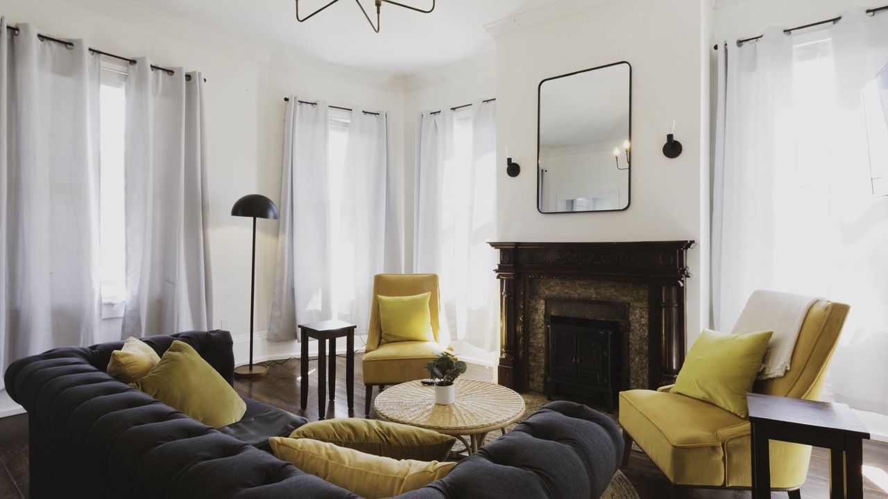 Photo of Bedroom in Savannah Victorian District