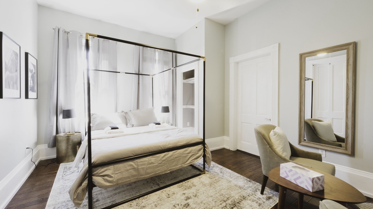 Photo of Bedroom in Savannah Victorian District