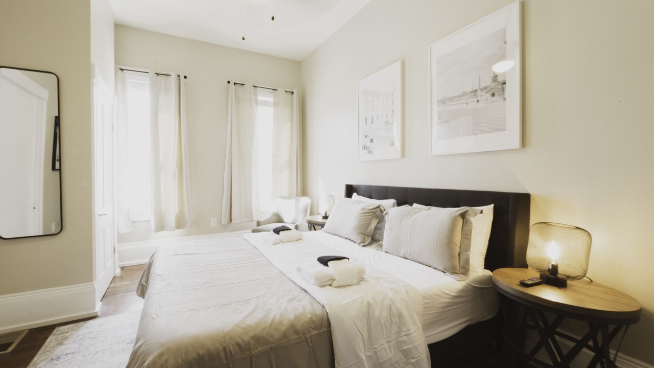 Photo of Bedroom in Savannah Victorian District
