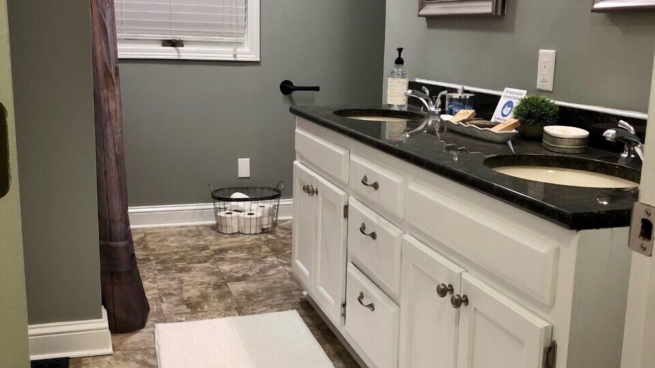 Photo of Bathroom in Groveoak