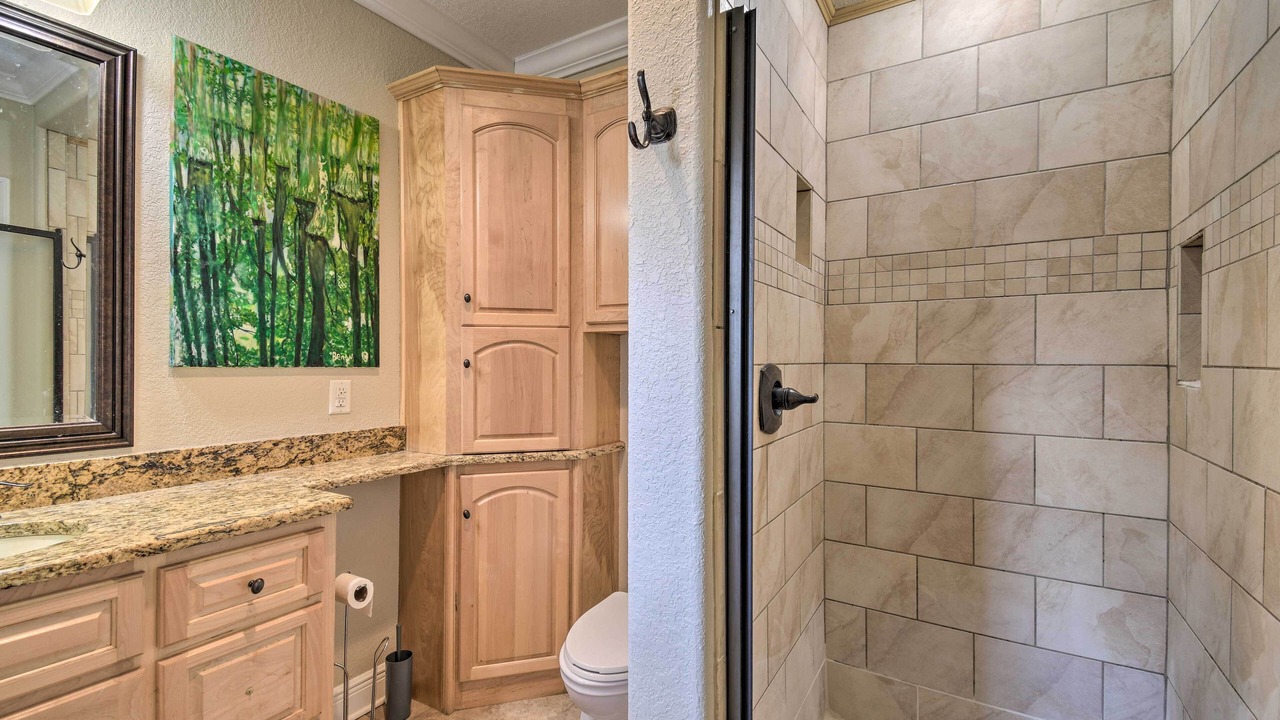 Photo of Bathroom in Oak