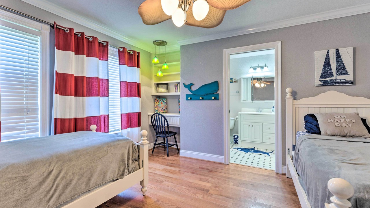 Photo of Bathroom in Oak