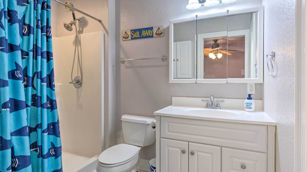 Photo of Bathroom in Oak