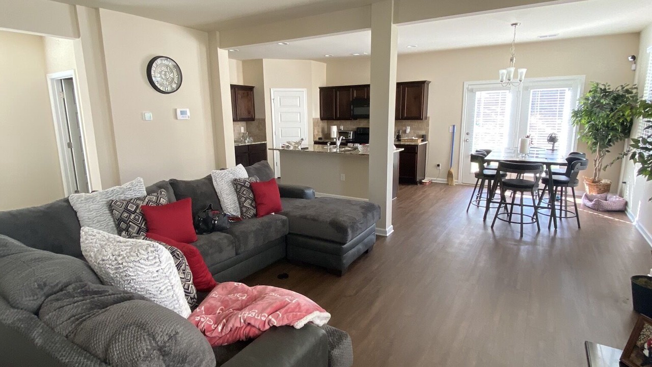 Photo of Livingroom in Locust Grove