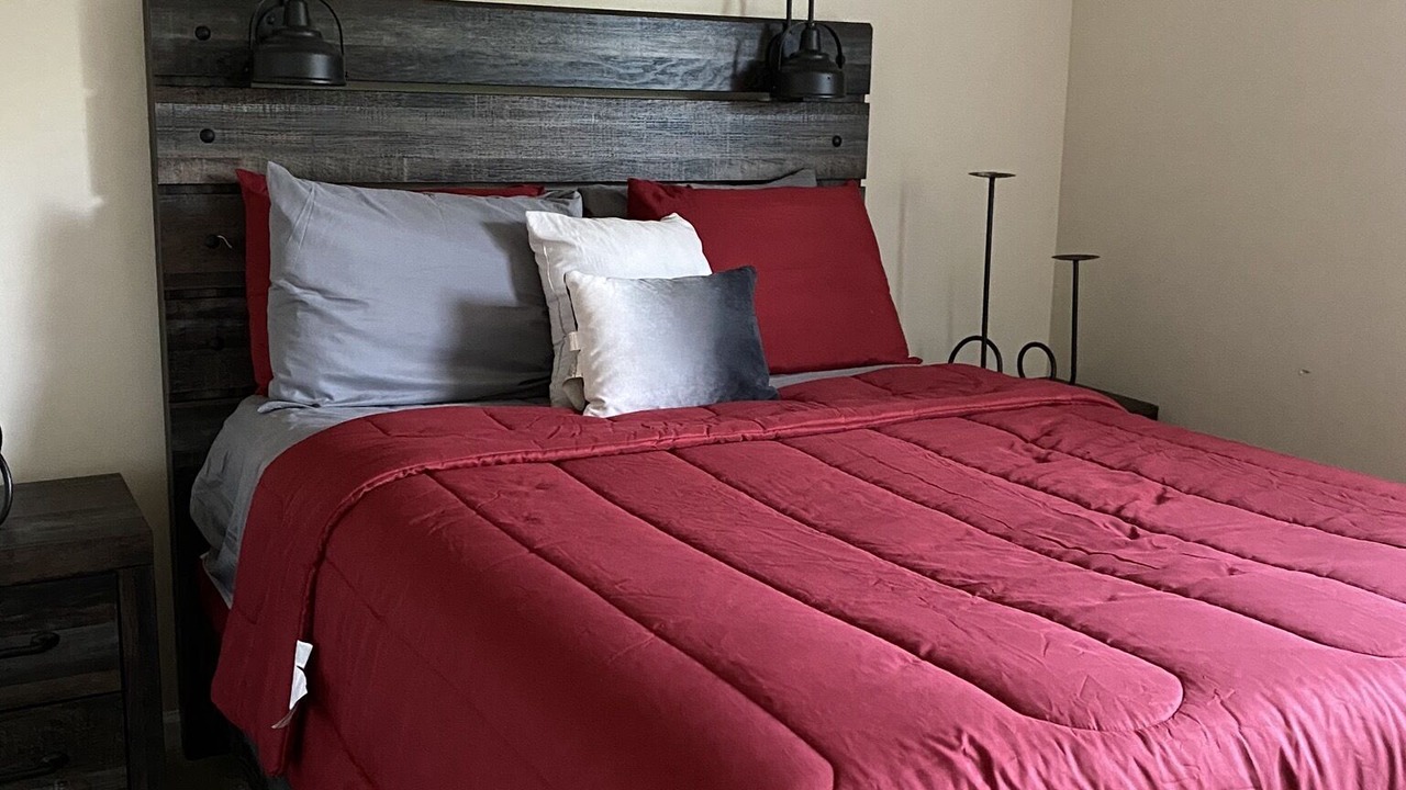 Photo of Bedroom in Locust Grove