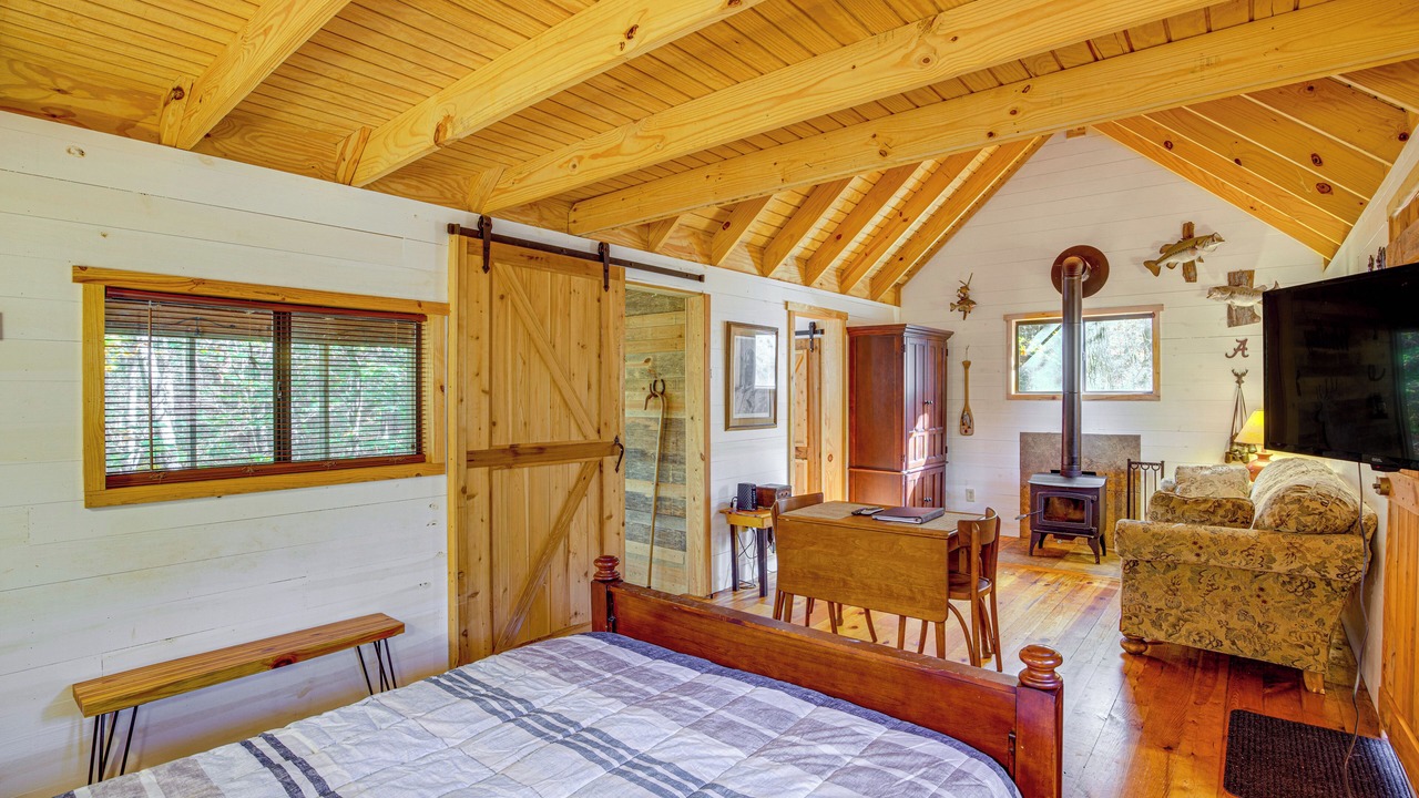 Photo of Bedroom in Tallassee