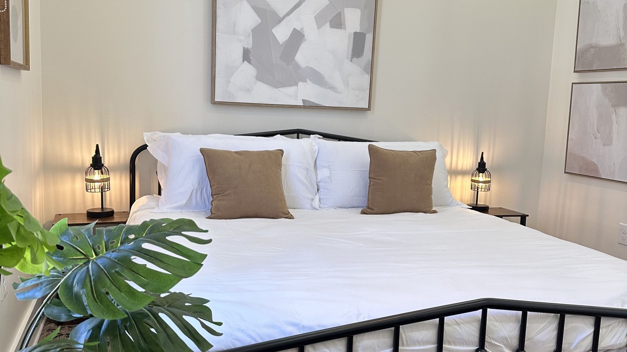 Photo of Bedroom in Mid-City