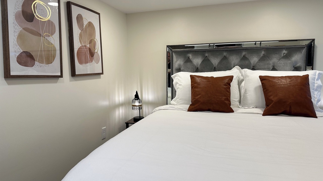 Photo of Bedroom in Mid-City
