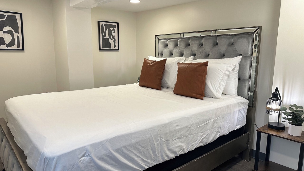 Photo of Bedroom in Mid-City