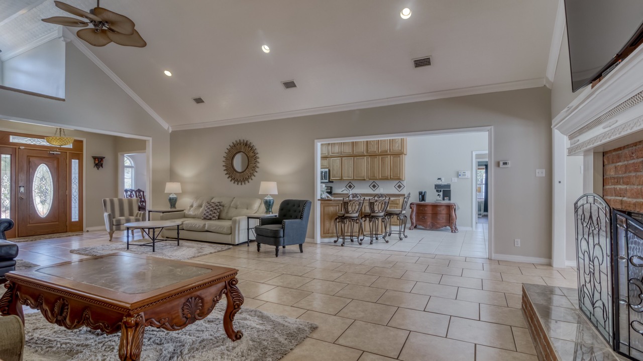 Photo of Livingroom in Foley