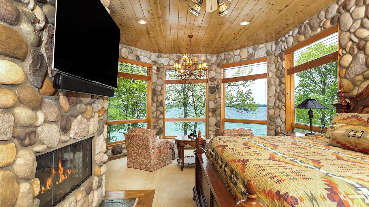 Photo of Bedroom in Kewadin
