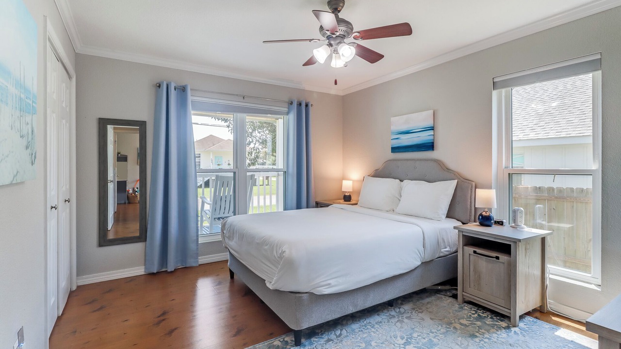 Photo of Bedroom in Long Beach