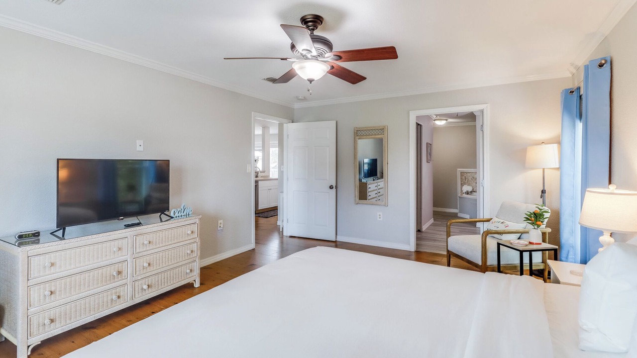 Photo of Bedroom in Long Beach