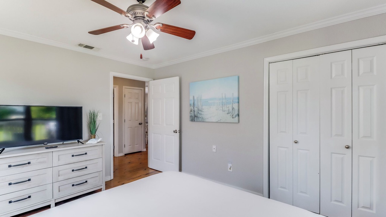 Photo of Bedroom in Long Beach