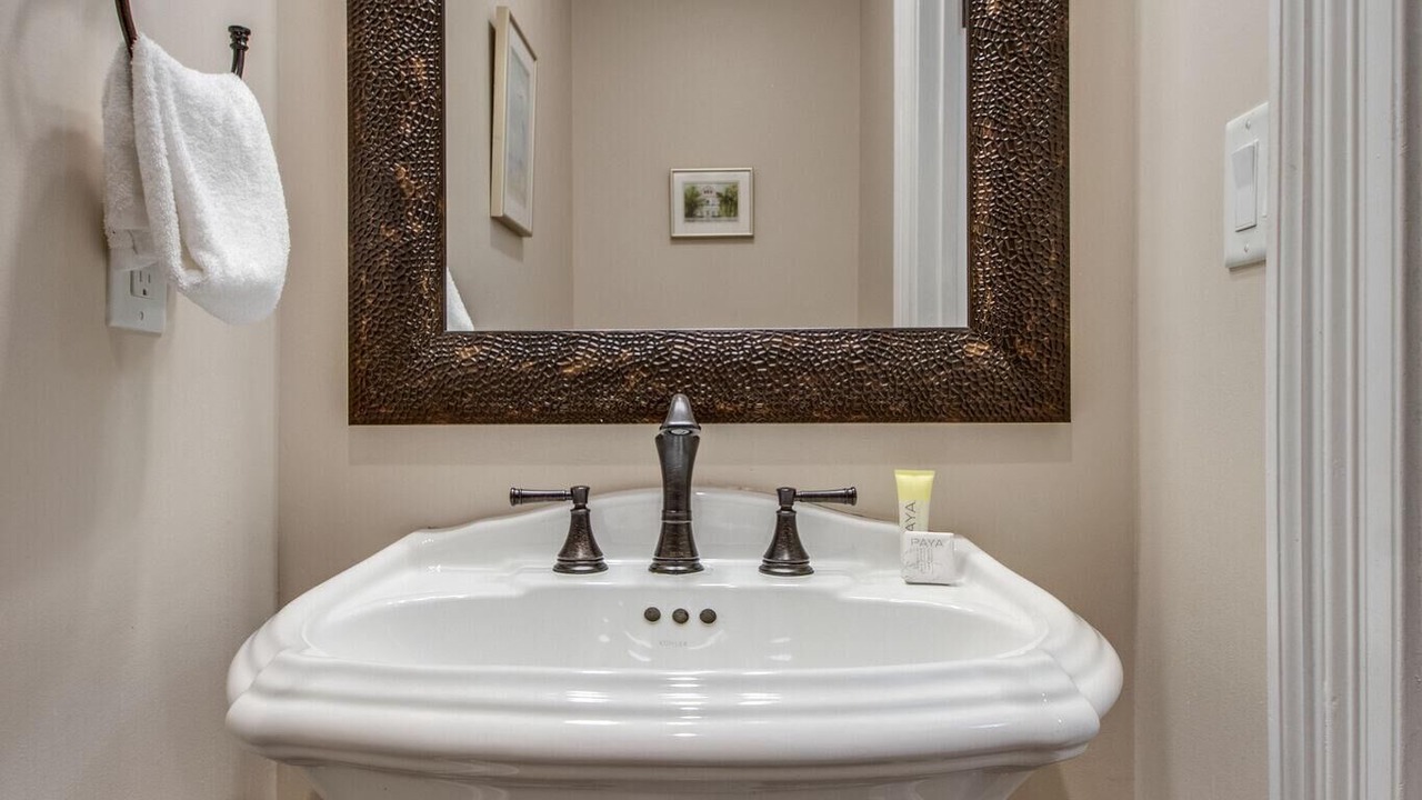 Photo of Bathroom in Baytowne Wharf