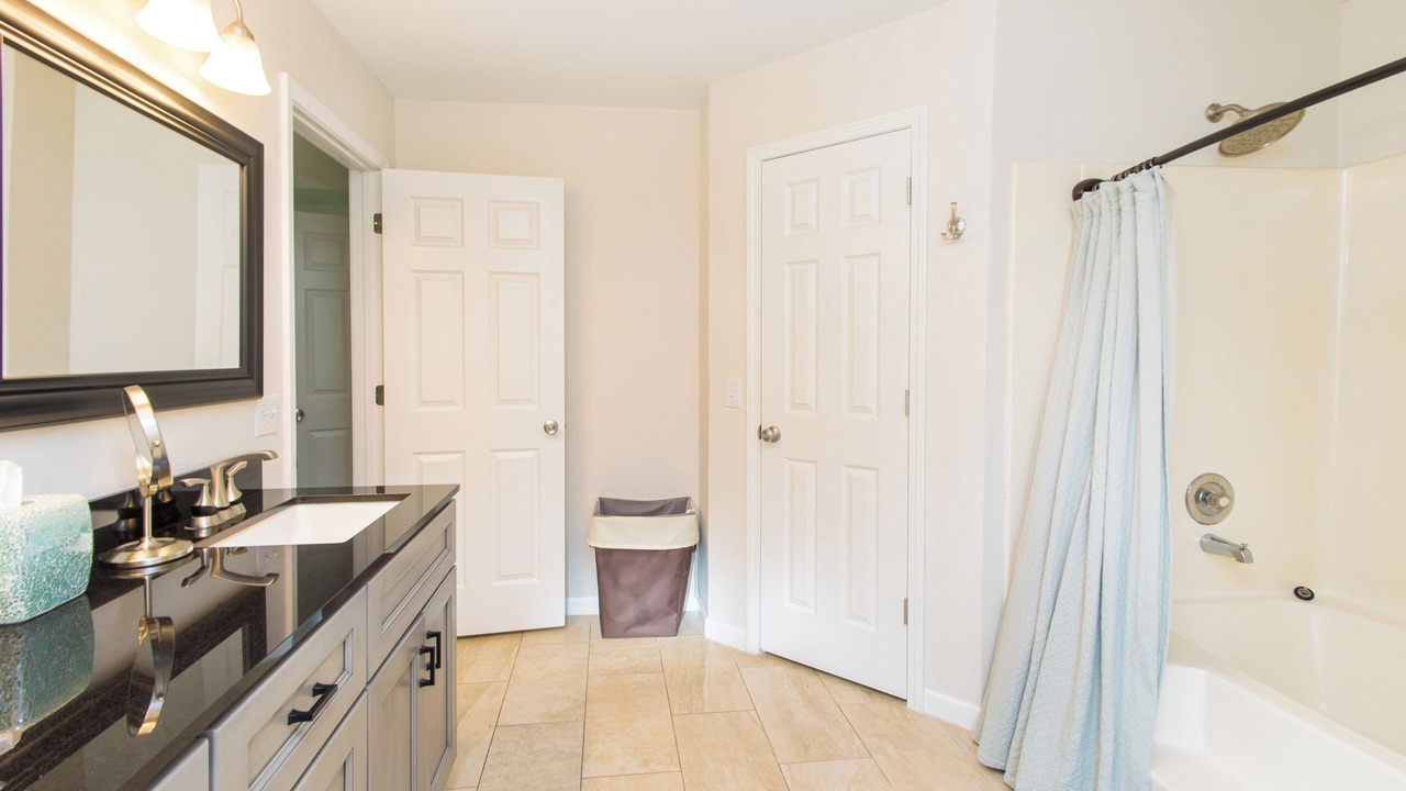 Photo of Bathroom in Ono Island