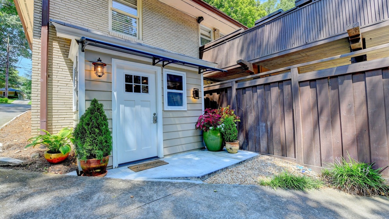 Photo of Outdoor in Lindridge-Martin Manor