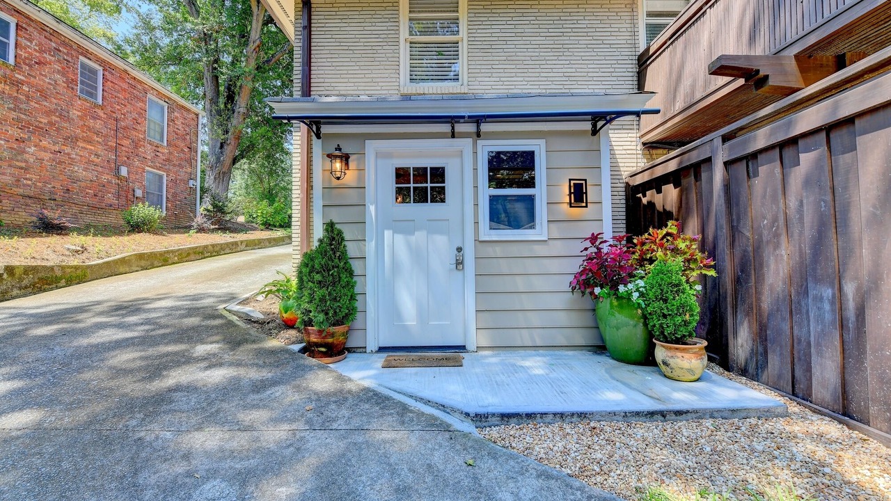 Photo of Outdoor in Lindridge-Martin Manor
