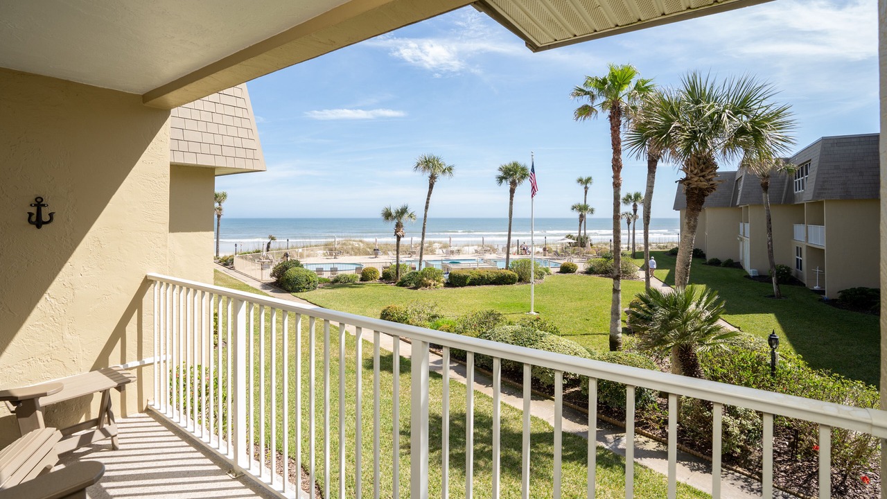 Photo of Patio Balcony in Crescent Beach