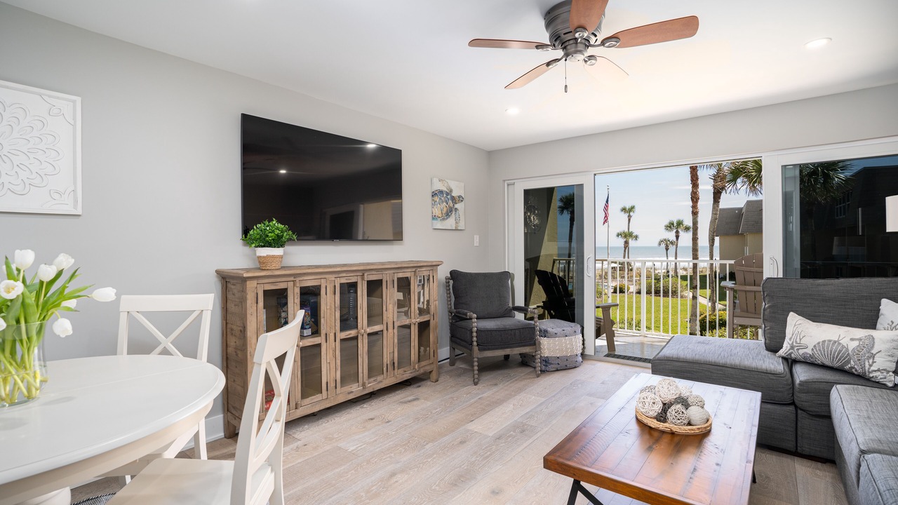 Photo of Livingroom in Crescent Beach