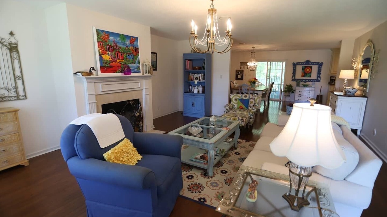 Photo of Livingroom in Eastman