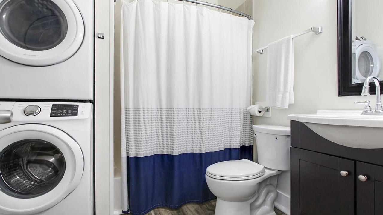 Photo of Bathroom in Tulane - Gravier