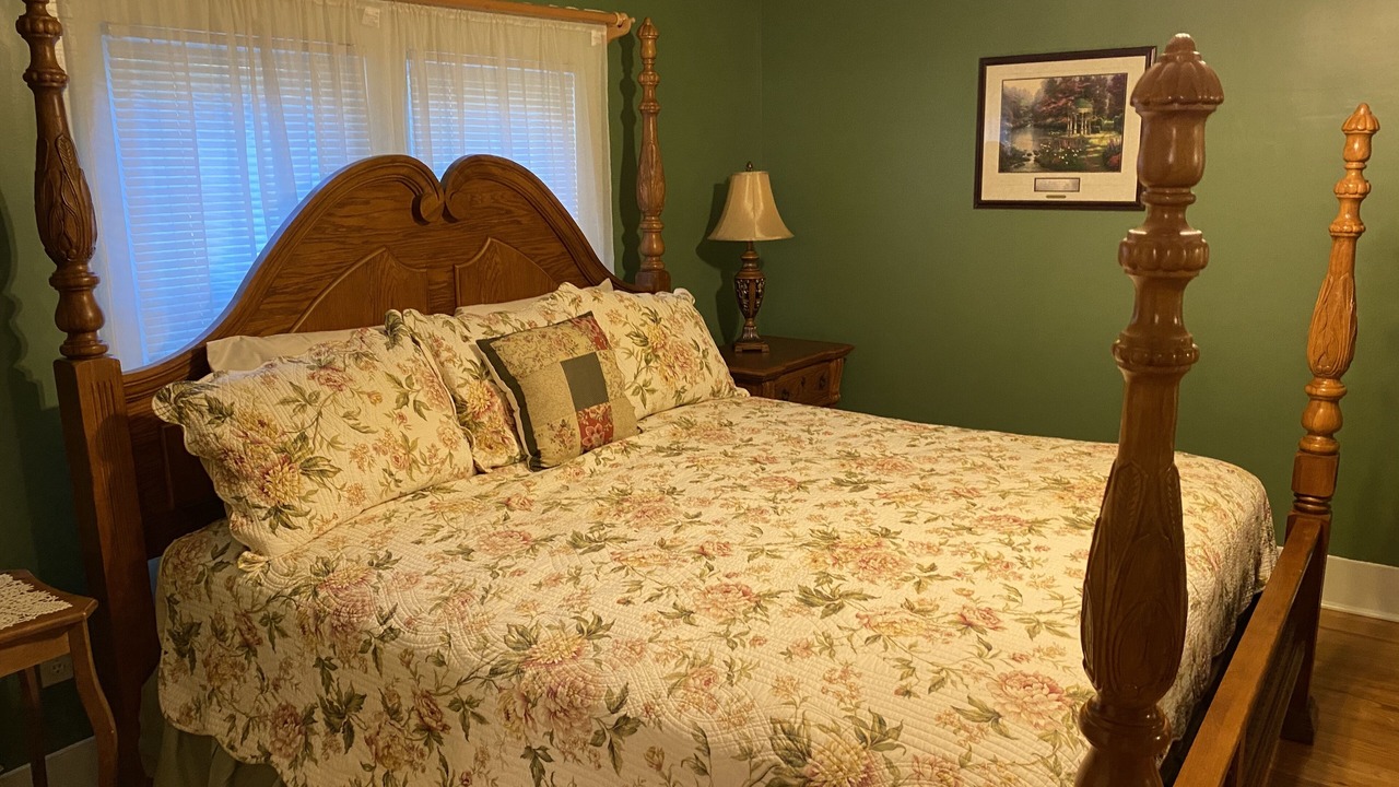 Photo of Bedroom in Woodland