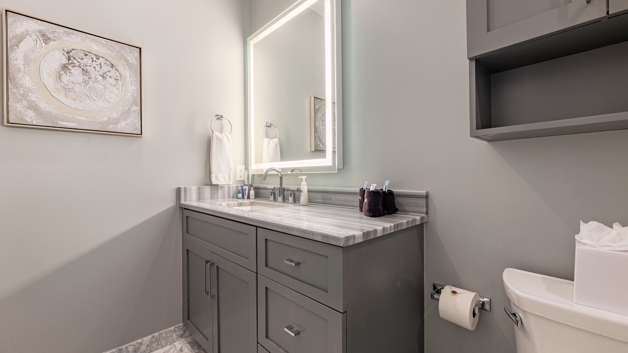 Photo of Bathroom in Arts/Warehouse District