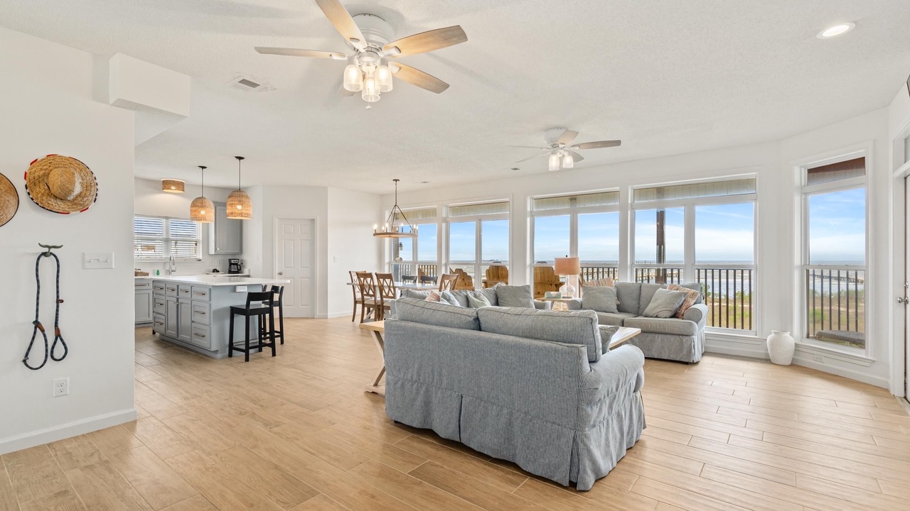 Photo of Livingroom in Dauphin Island