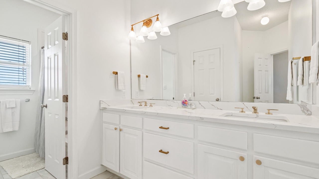 Photo of Bathroom in Dauphin Island