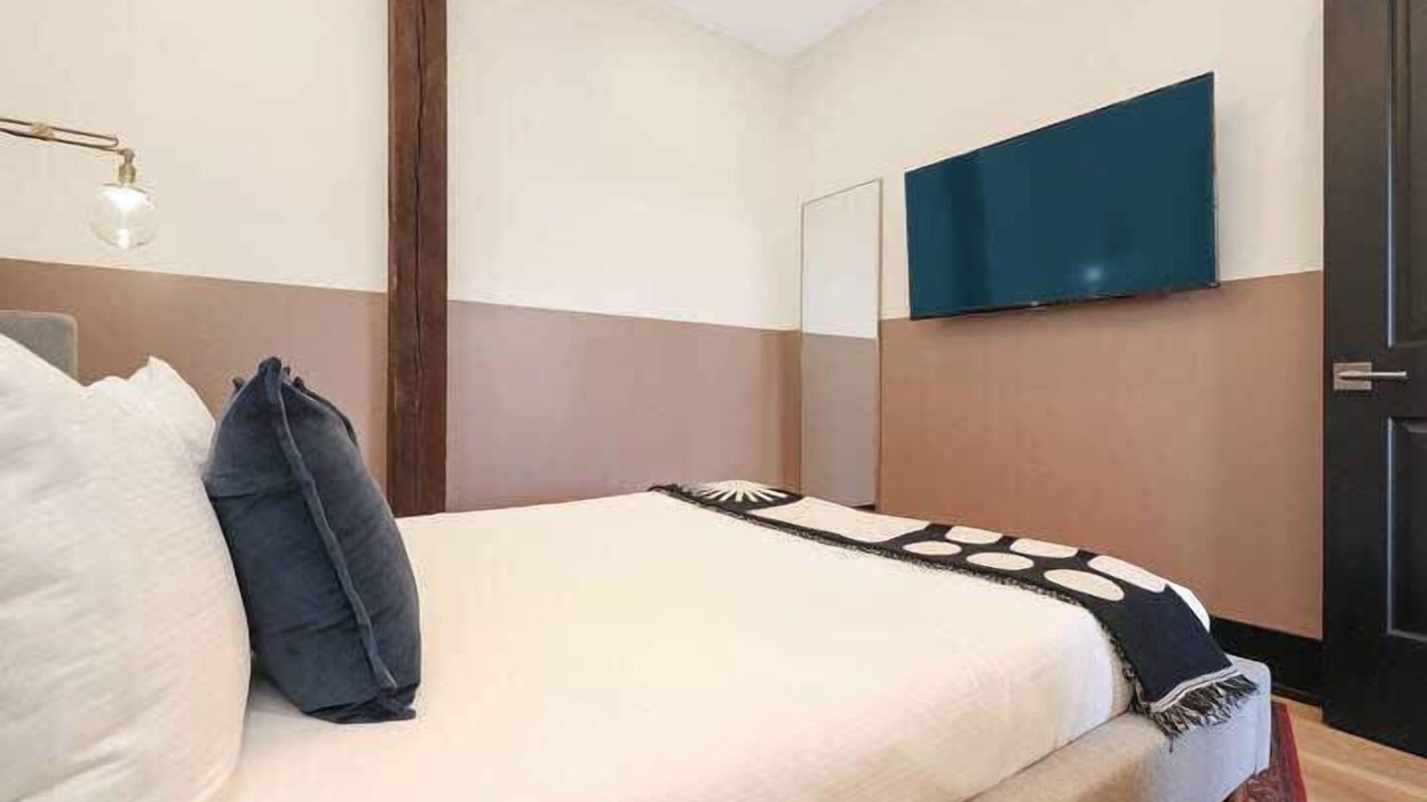 Photo of Bedroom in Arts/Warehouse District