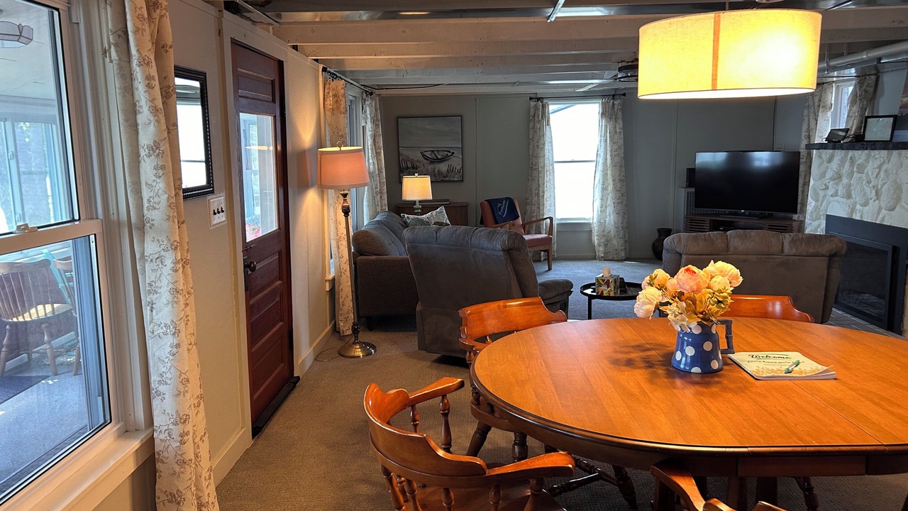 Photo of Livingroom in Carp Lake