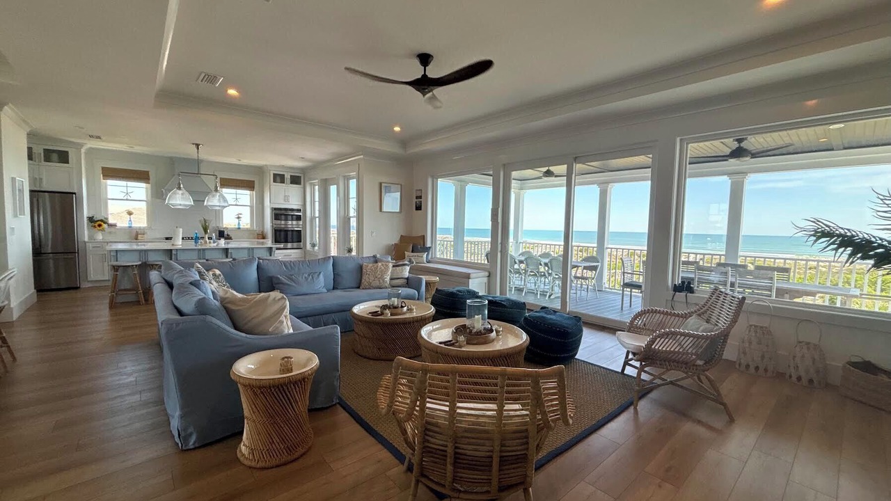 Photo of Livingroom in Butler Beach