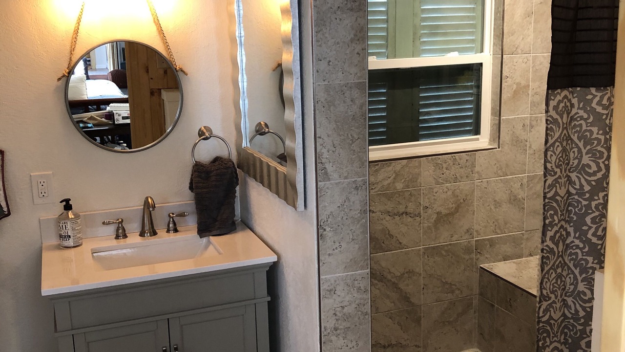 Photo of Bathroom in Edgar
