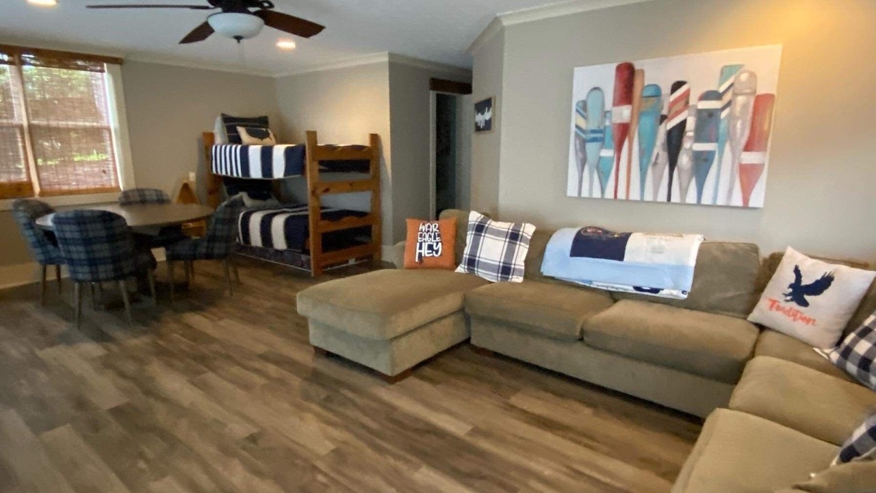 Photo of Livingroom in Jacksons' Gap