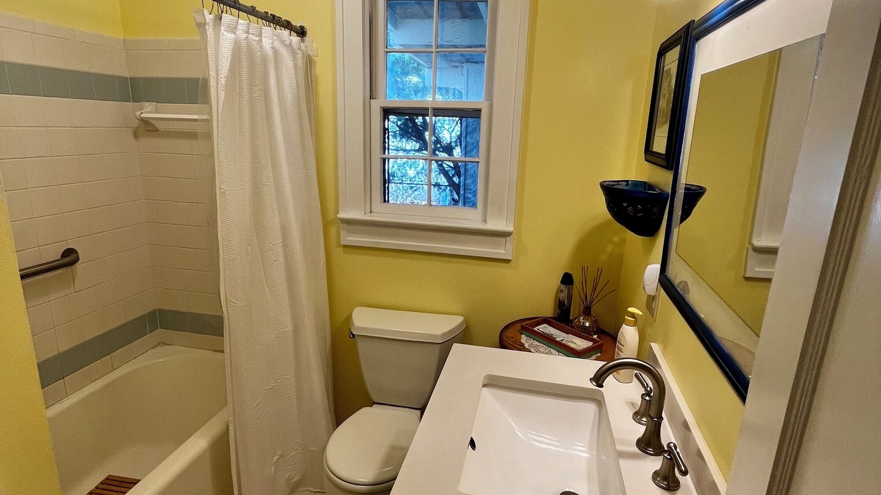 Photo of Bathroom in Apalachicola