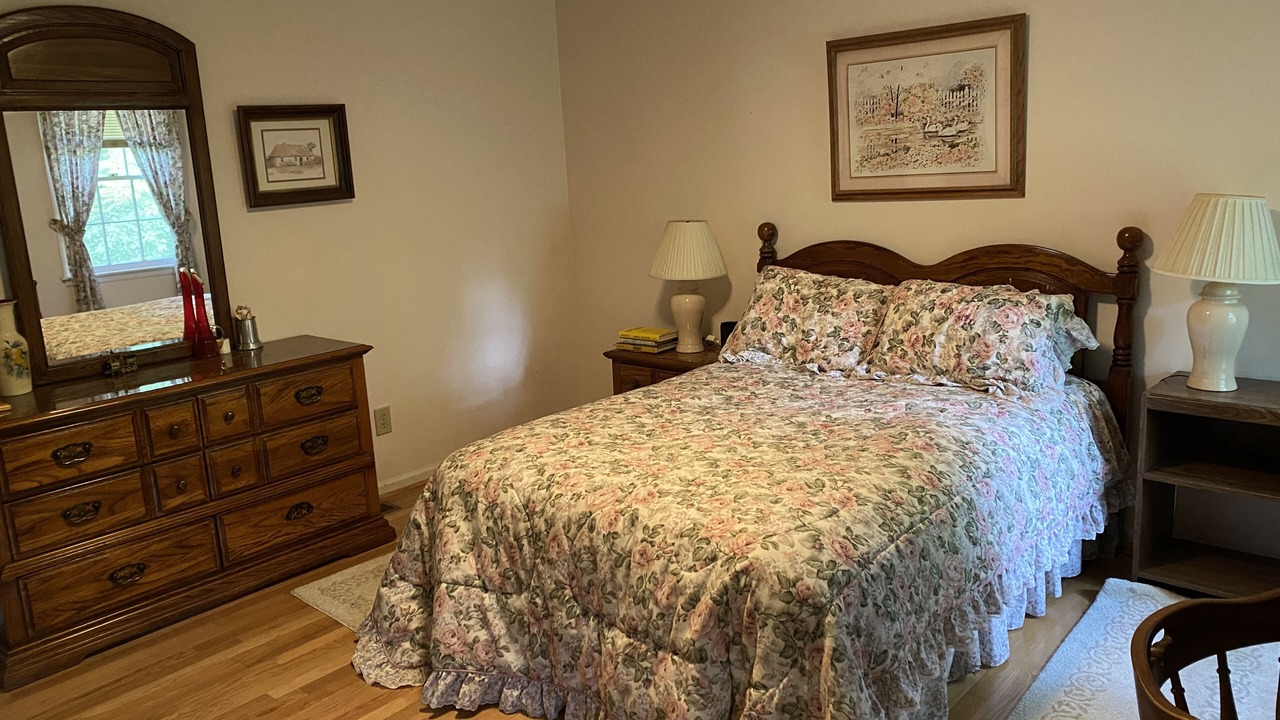 Photo of Bedroom in Meadowbrook
