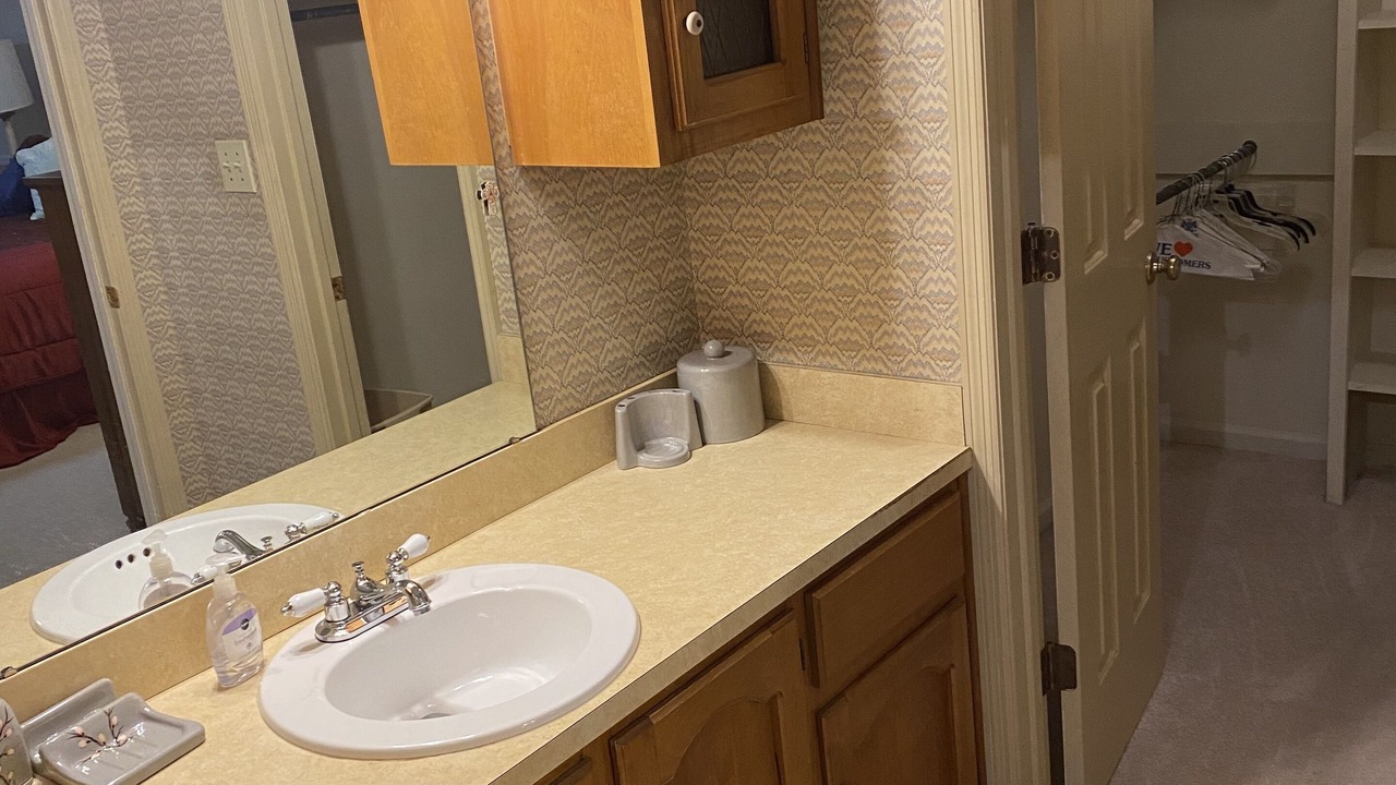 Photo of Bathroom in Meadowbrook