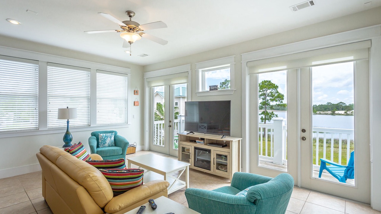 Photo of Livingroom in Carrabelle