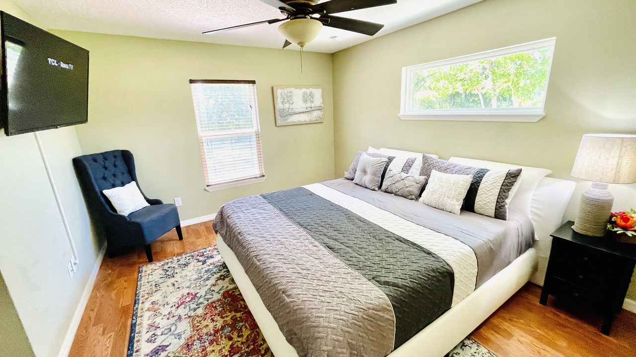 Photo of Bedroom in Hollister