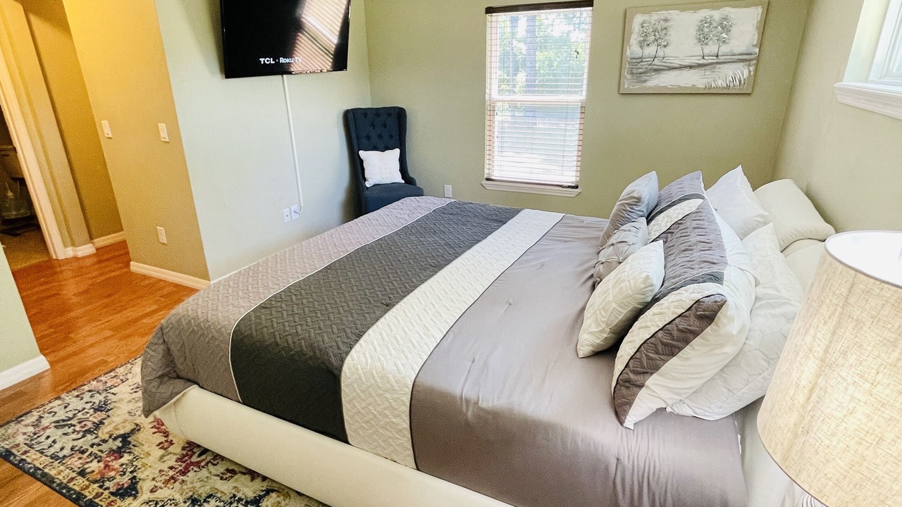 Photo of Bedroom in Hollister