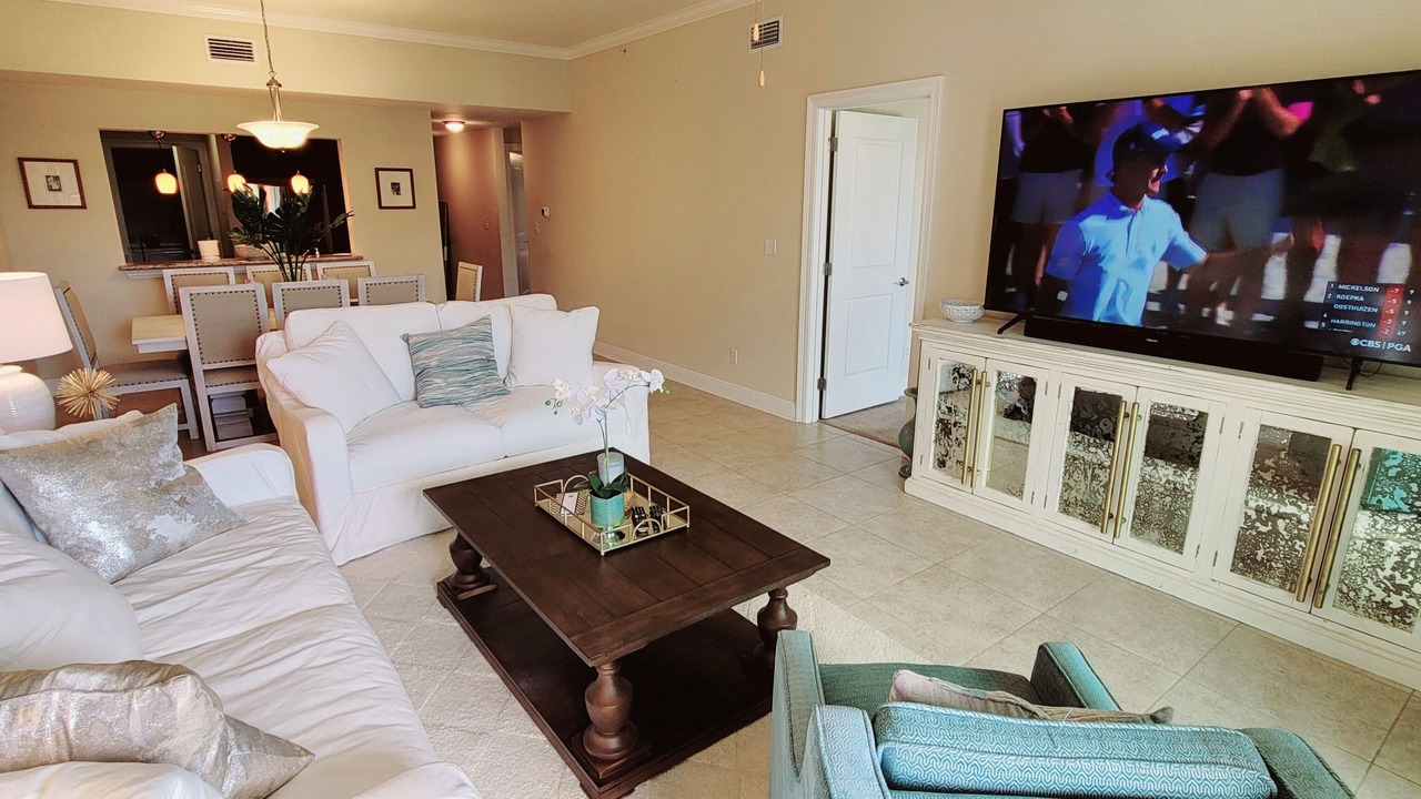 Photo of Livingroom in Henderson Point