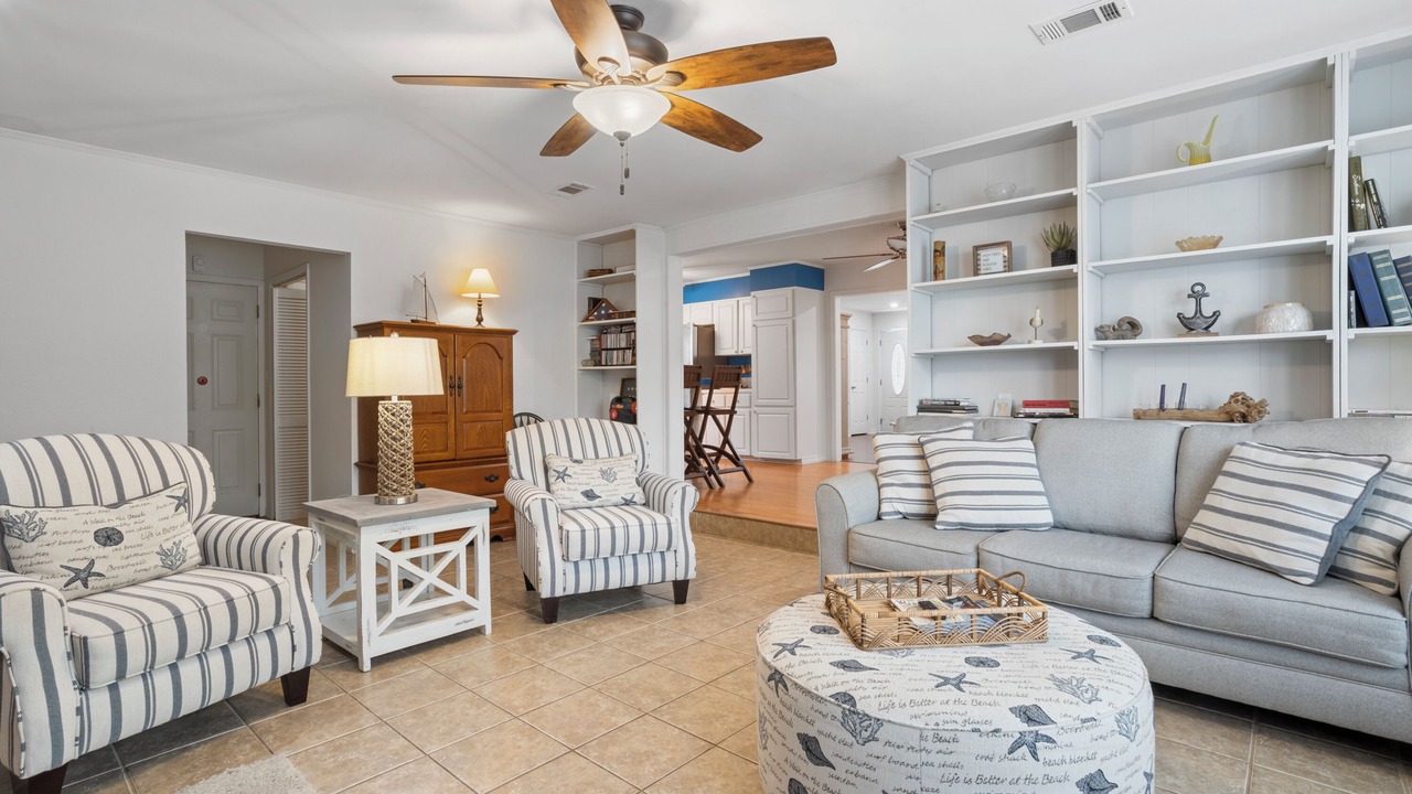 Photo of Livingroom in Ocean Springs