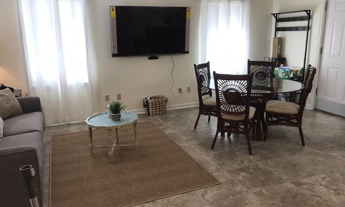 Photo of Livingroom in Carrabelle