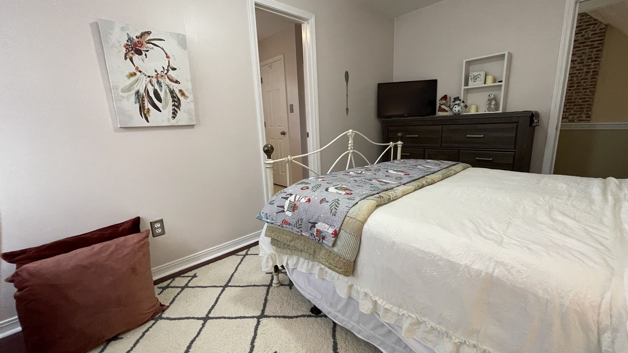 Photo of Bedroom in McNeill