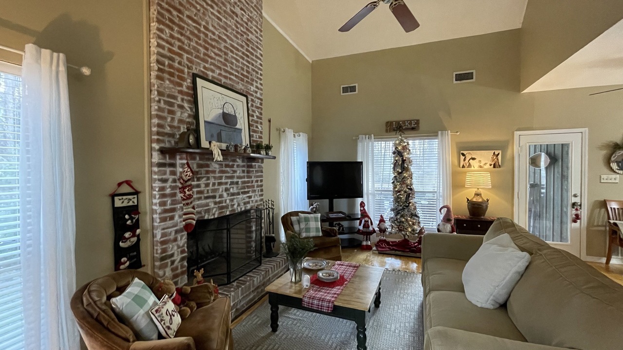 Photo of Livingroom in McNeill