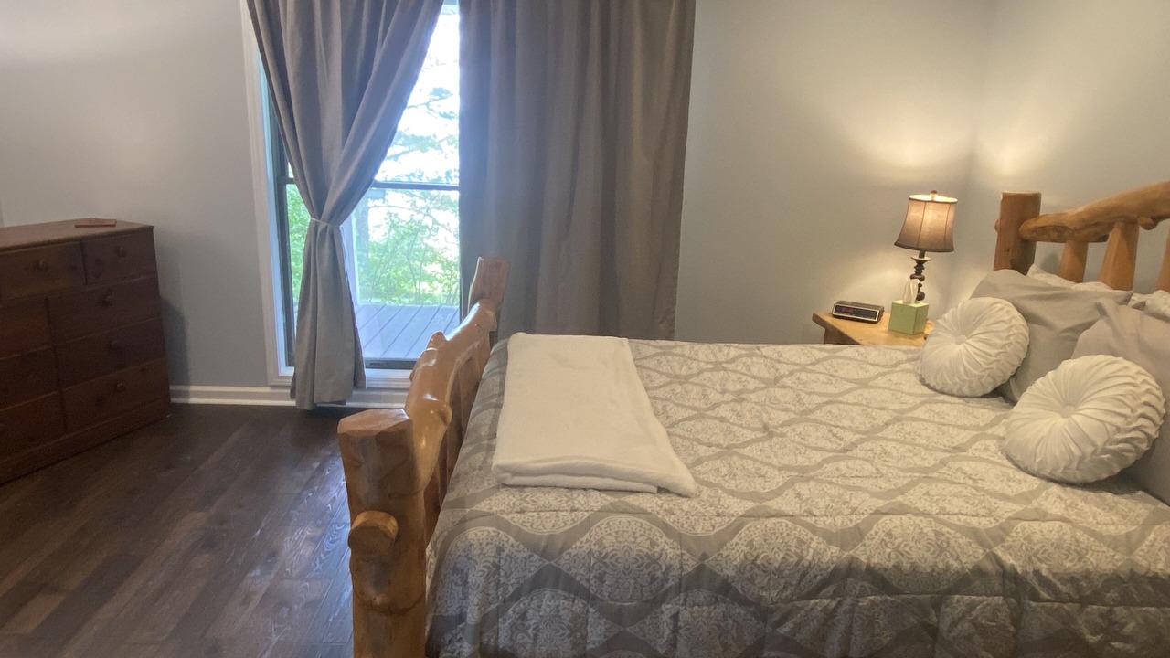 Photo of Bedroom in Northport