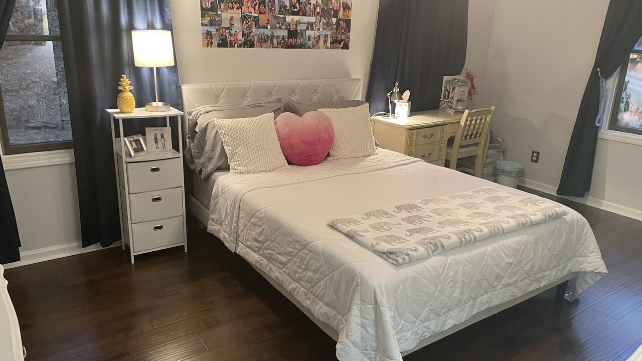 Photo of Bedroom in Northport